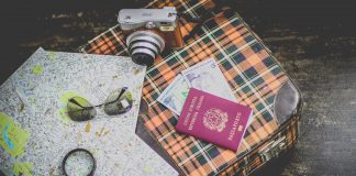 How to Pick the Perfect Suitcase for Traveling