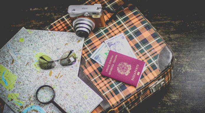 How to Pick the Perfect Suitcase for Traveling